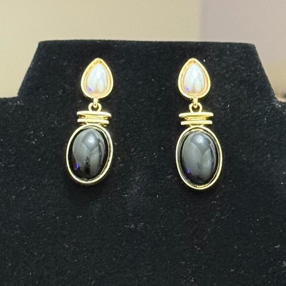 3/$17 Modern Elegance Black Cabochon and Pearl Pierced Earrings - Picture 1 of 3
